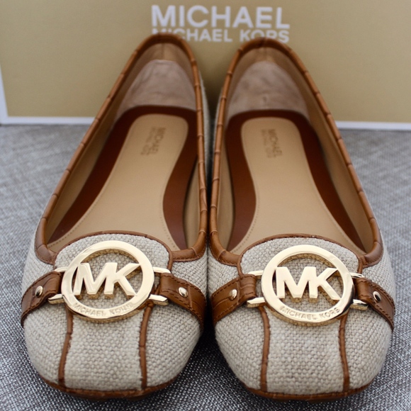 michael kors beige flats